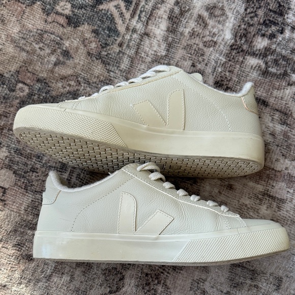 Veja Women's Campo Fured Leather Pierre Sneakers - Picture 5 of 8